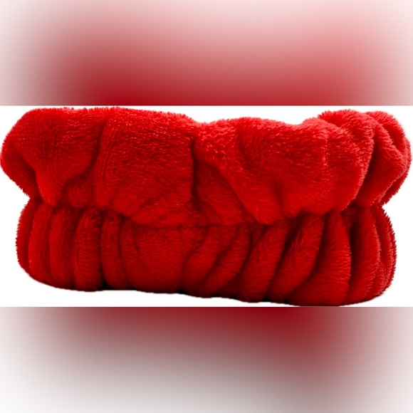 HELLO KITTY PLUSH SPA HEADBAND - RED & WHITE GINGHAM Great Condition, Very Cute. - Picture 4 of 4